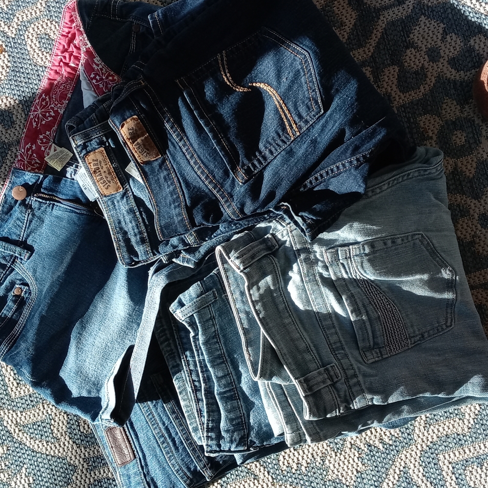 Lot of 5 pair of vintage size 12 Lee and Levis Signature Jeans